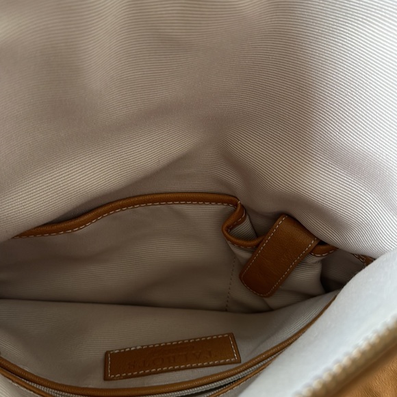 Talbots-leather clutch with magnet closure - Picture 6 of 7